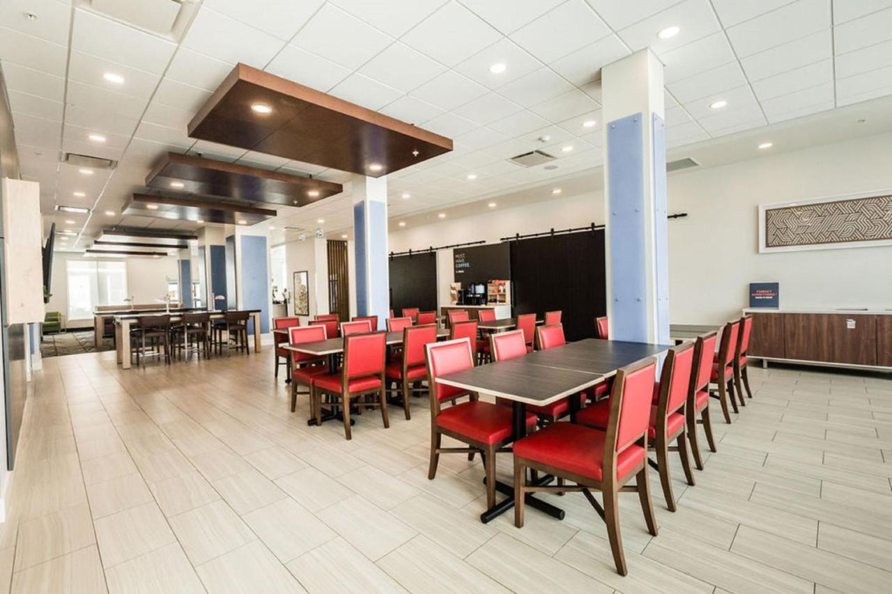 Holiday Inn Express & Suites Edmonton N - St Albert By Ihg Saint Albert Buitenkant foto